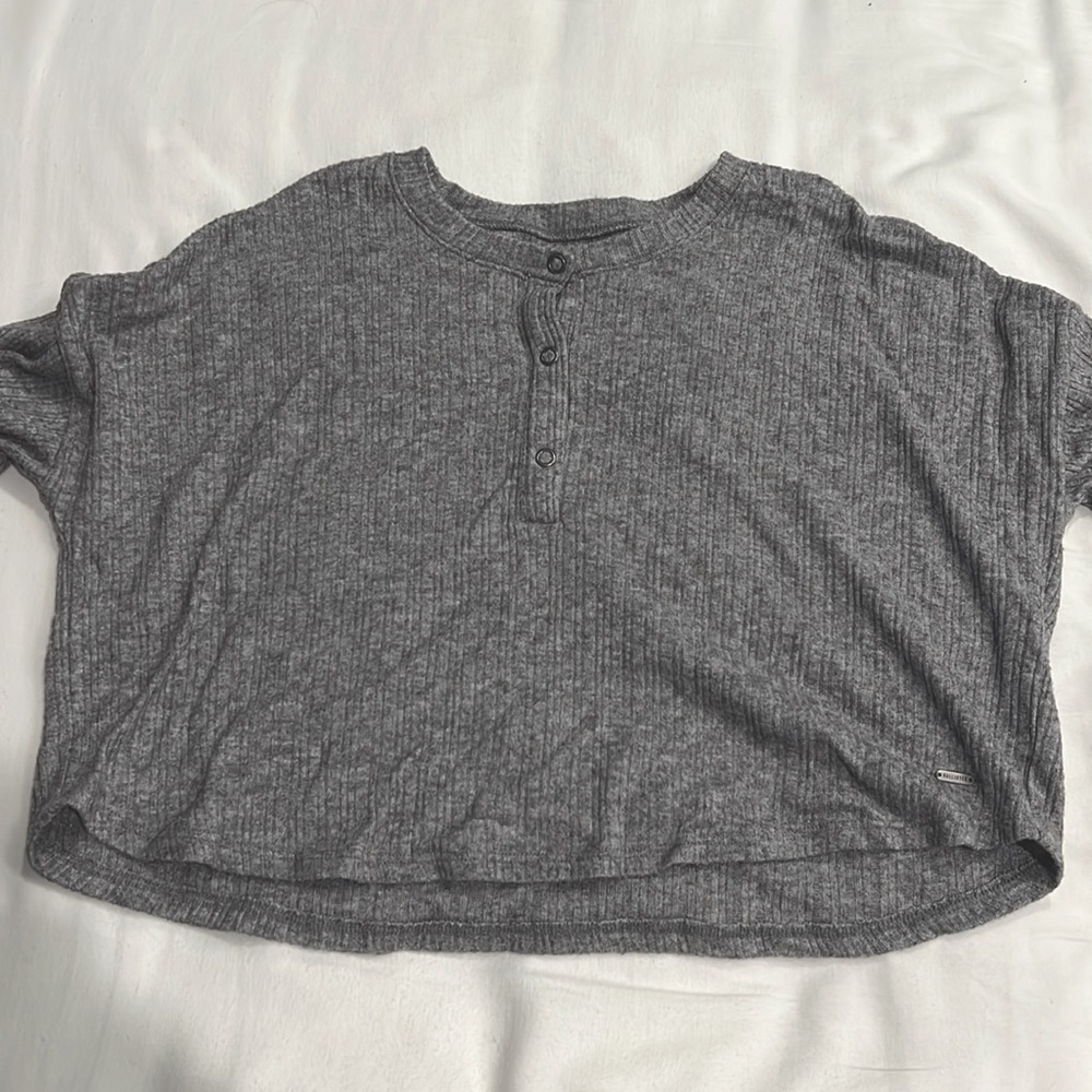 Hollister gray long sleeve shirt
